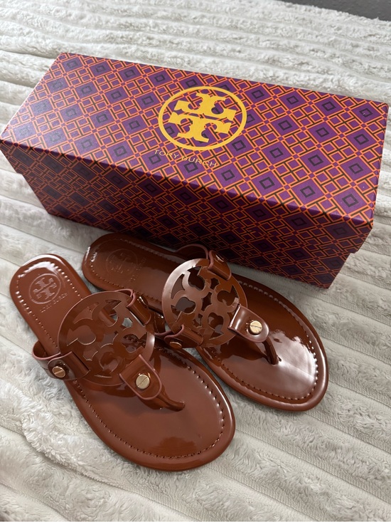 Tory Burch Shoes - Tory Burch Patent Leather Logo Thong Sandals in Brown